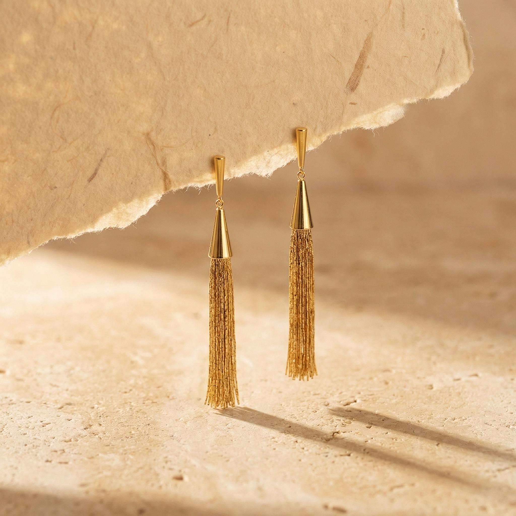 Geometric Chain Tassel Earrings – 18K Gold Plated Minimalist Statement Jewelry